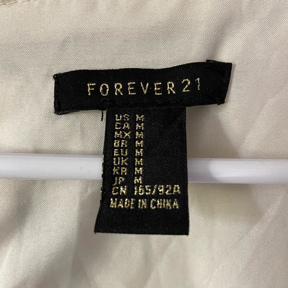 Forever 21 Floral Romper size medium - Picture 3 of 3